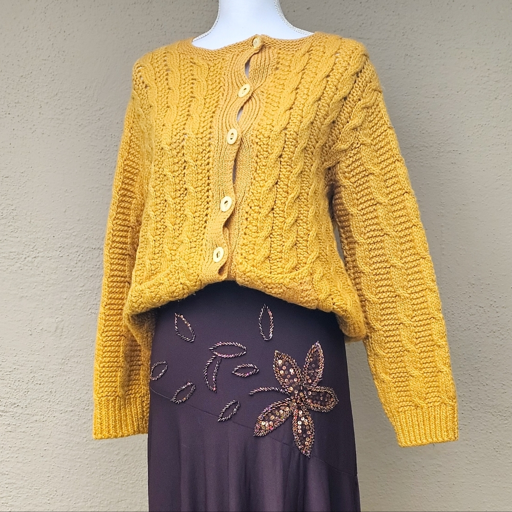 Cable Knit Retro Dramatic Scallop Edge Cardigan In Dandelion Yellow